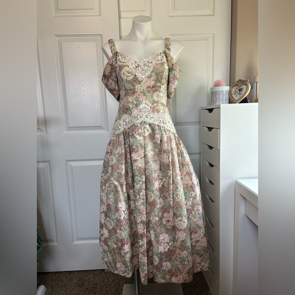 Scott McClintock Vintage Floral Lace Midi Dress